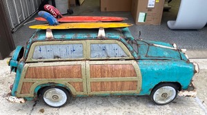 lot 53A image: Vintage Frontgate Woody Wagon Metal Cooler