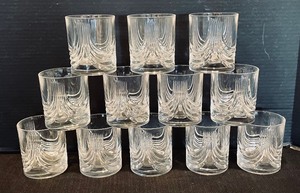 lot 399 image: Crystal and Glass Drinking Vessels