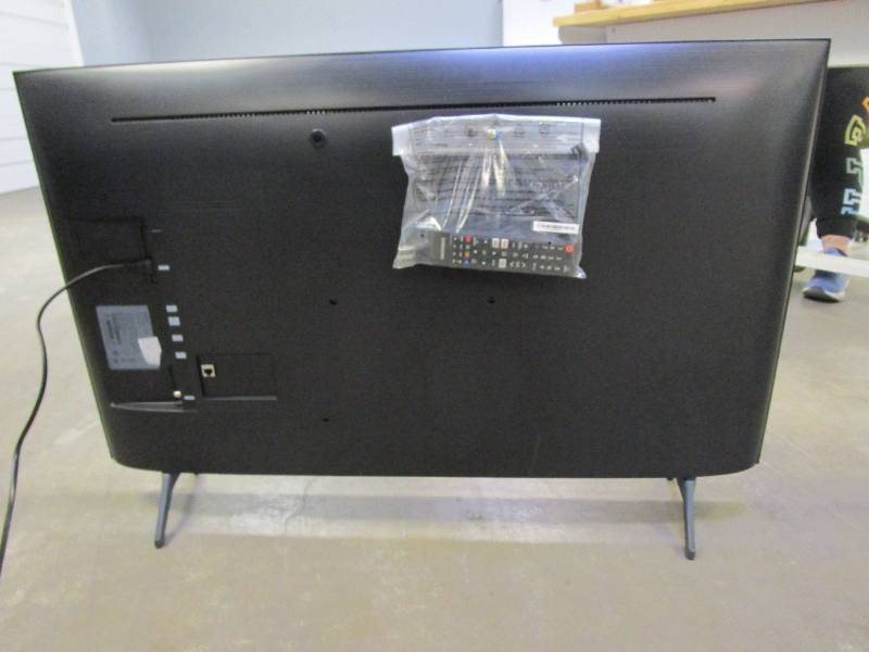 lot 869 image: Samsung - 43 Class 7 Series LED 4K UHD Smart TV Model UN43TU7000FXZA