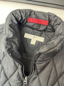 lot 13 image: Tommy Hilfiger Womens Medium Petite Black Zip Up Diamond Shape Puffer Vest