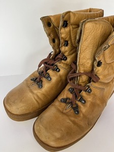 lot 66 image: Vintage St Moritz Rally Boots size 9.5 leather lace up hiking outdoor High To