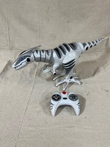 lot 103 image: WowWee Roboraptor Robot Dinosaur with Remote