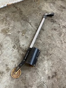 lot 94 image: Crown Spray Paint Applicator