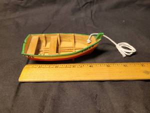 lot 26 image: Hand Made Wooden Small Row Boat
