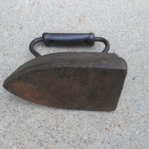 lot 41 image: Antique Iron