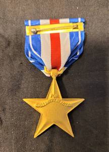 lot 71 image: United States Armed Forces Silver Star
