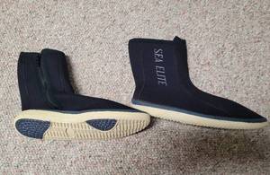 lot 78 image: Sea Elite Dive Boots size 10