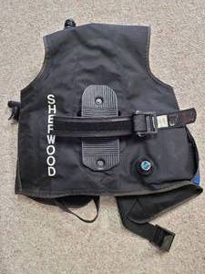 lot 75 image: Sherwood Silhouette Buoyancy Compensator with Knife size XL