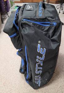 lot 76 image: Wenoka Sea Style Duffle Bag For Scuba Equipment
