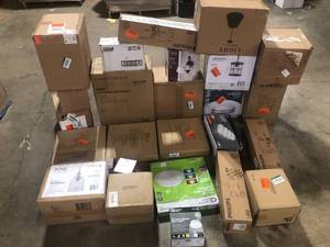 lot 3 image: Mix Pallet of Lighting and Chandeliers Customer returns Review all pictures