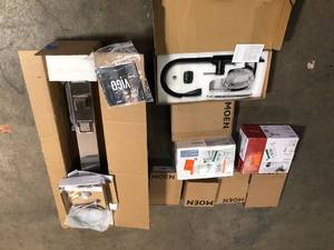 lot 8 image: Mix lot of Small Houseware Appliances and Faucets, Customer returns, Review all pictures
