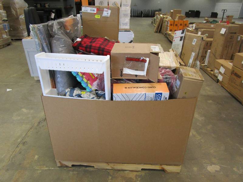 lot 649 image: Wholesale Pallet of a Little Bit of Everything  - Blankets, Sporting Goods, Small Appliances, Electronics & More