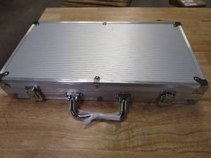 lot 666 image: Poker Set with Chips & Cards (CASE IS A LITTLE DAMAGED ON THE INSIDE, SEE PHOTOS)