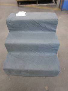 lot 744 image: PETMAKER High Density Foam Pet Stairs 3 Steps with Machine Washable Zippered Removable Micro-Fiber Cover, Dark Gray (OUT OF PACKAGING)