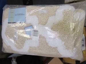 lot 770 image: Lavish Home 67-0027-B 100 Percent Cotton Trellis Bathroom Mat Set in Bone - 2 Piece