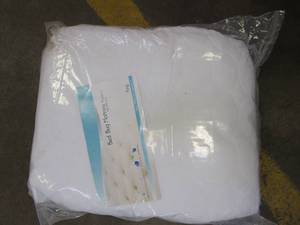 lot 785 image: Bed Bug and Dust Mite Cotton Mattress Protector by Remedy in King (OPEN PACKAGING)