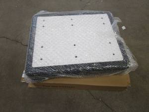 lot 812 image: Bluestone 80-5121 Indoor and Outdoor Mobility Step 19.5 x 15.5 x 3.5 inches (OPEN BOX)