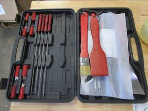 lot 899 image: Wooden BBQ Utensil Set in Carrying Case (OPEN PACKAGING)