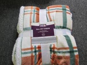heart to tail fall pet throw  50 x6...