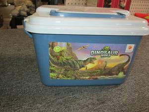 new 61 pc dinosaur world...