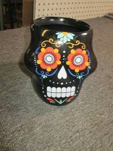 6 planters and faux pumpkins...