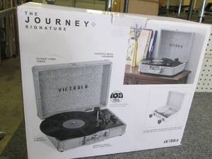 victrola portable record player ope...