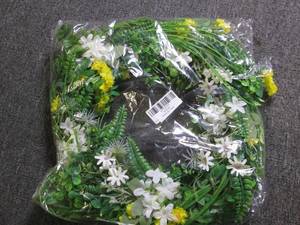 15 inch wreath...