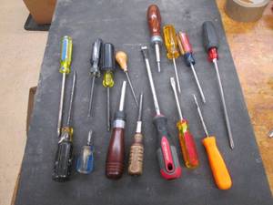 lot 218 image: Variety of screwdrivers both short ...