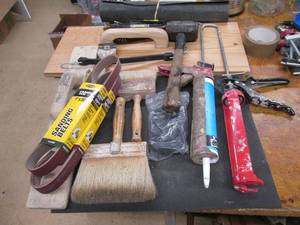 lot 219 image: Assortment of wire and paint brushe...