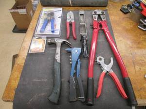lot 222 image: 24 Tool Shop Bolt cutters, crimper...