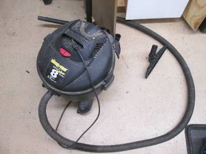 lot 289 image: Shop Vac 8 gallon wet dry vacuum...