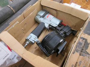 lot 595 image: Hitachi 45MM  1 34 coil nailer
