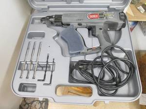 lot 303 image: Senco Screw Fastening System in har...