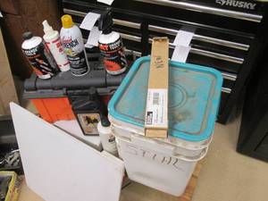 lot 21 image: Truper 16 toolbox with a collectio...