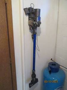 lot 33 image: Dyson rechargeable vacuum cleaner w...