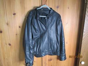 lot 47 image: Leather motorcycle jacket size 52...