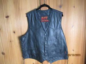 lot 49 image: XXXL leather vest...