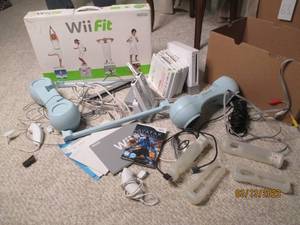 lot 70 image: WII console with games and accessor...