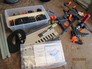 lot 119 image: Lol Ot of clamps and router kit...