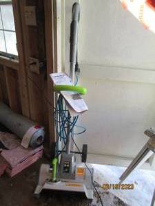 lot 128 image: Earthwise 16 electric snow thrower...