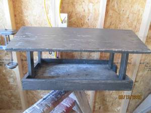 lot 133 image: Large bird feeder...