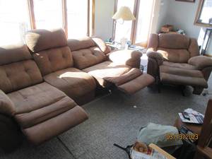 lot 137 image: Tan couch and chair set, both have ...