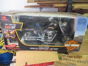 lot 142 image: Radio control Harley Davidson fat b...