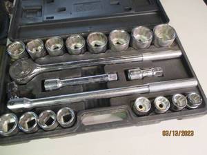 lot 152 image: Pittsburgh 20 piece jumbo socket se...