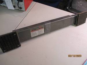 lot 158 image: Pittsburgh 2 ton floor jack crossbe...