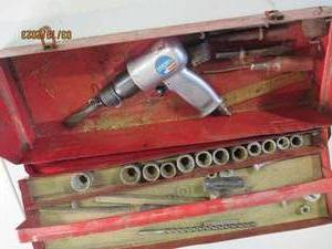 lot 160 image: Socket set in metal case...