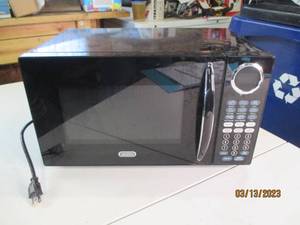 lot 162 image: Sunbeam microwave oven...