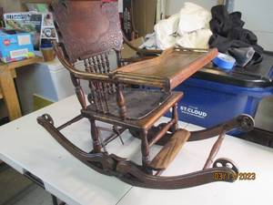 lot 164 image: Antique rocking chair with wheels