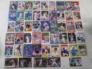 lot 176 image: 50 Baseball Star Cards...