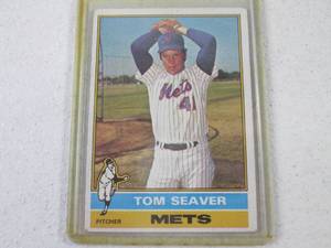 lot 188 image: 1976 Topps Tom Seaver Card...